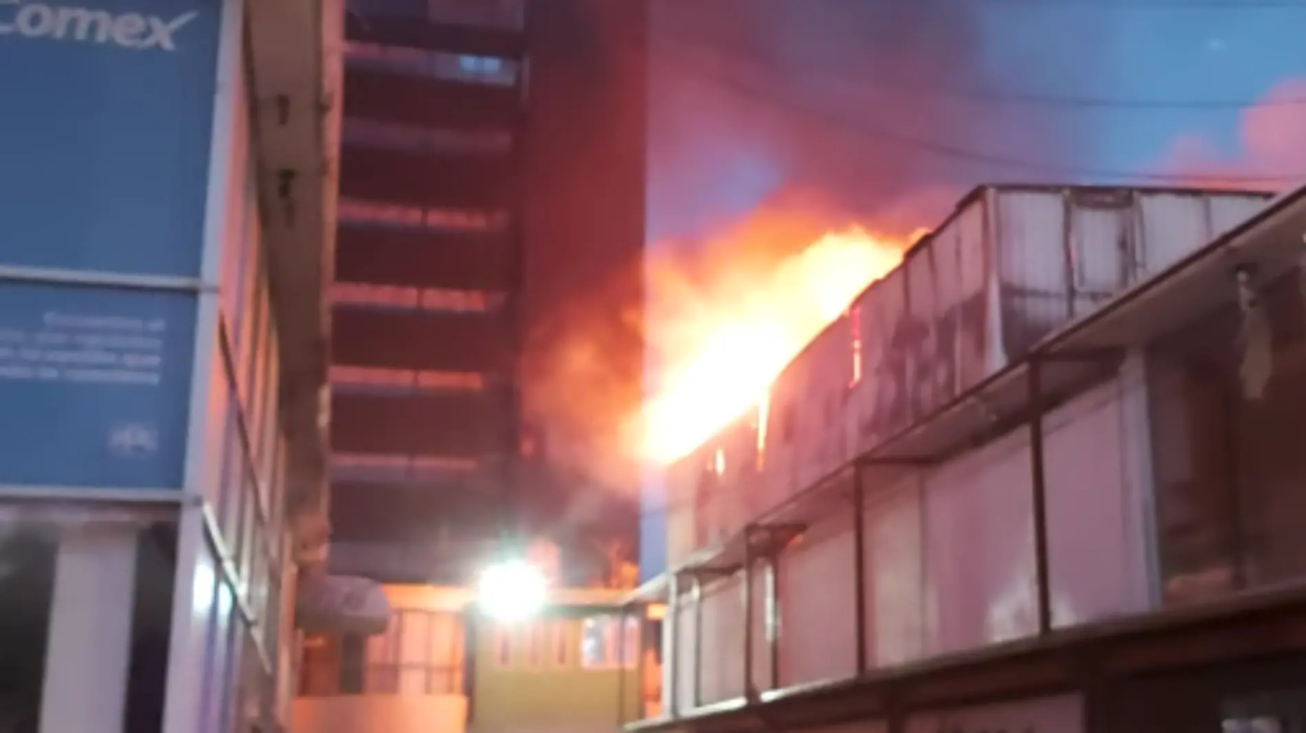 Incendio en bodega de Venustiano Carranza